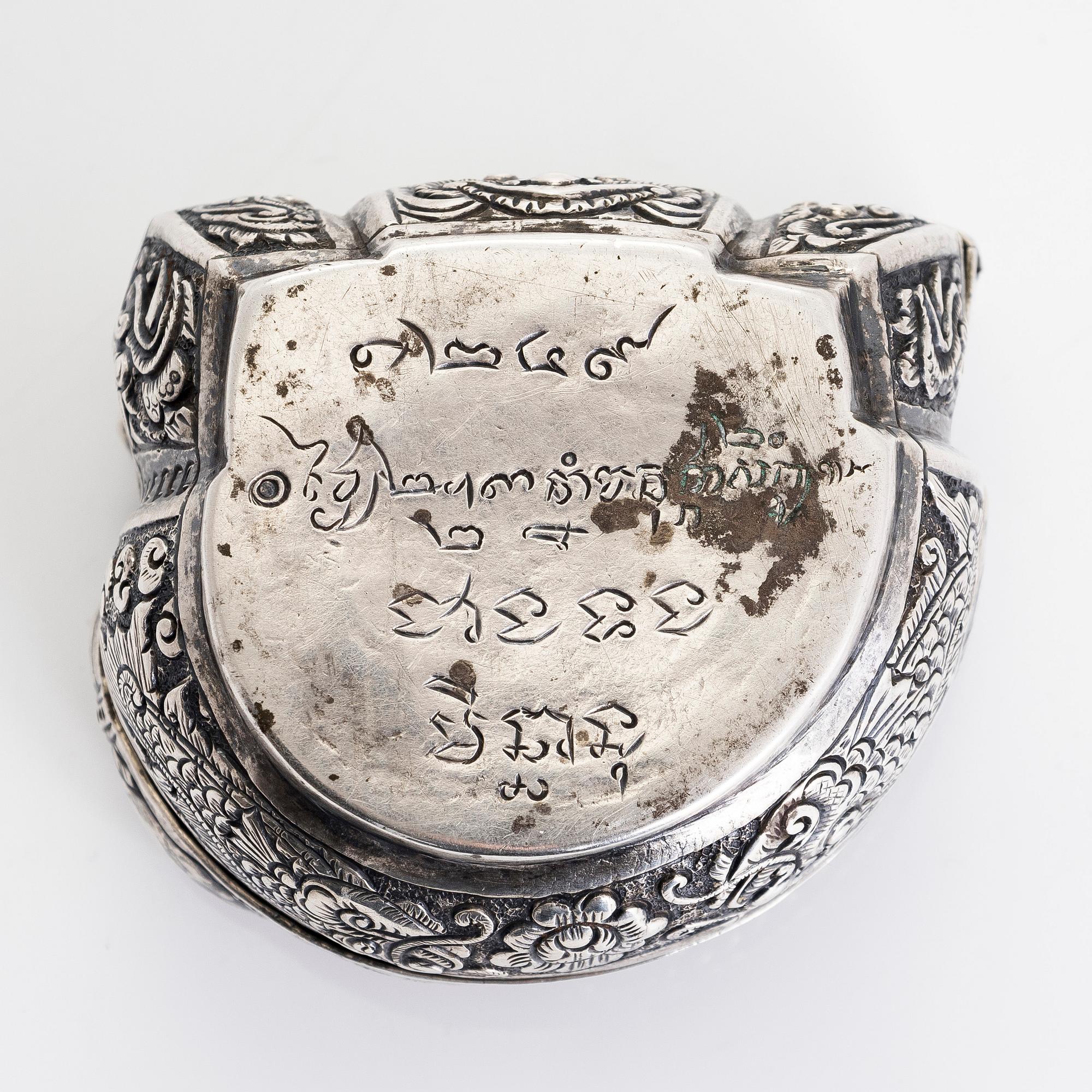 A Cambodian betel silver box depicting Macchanu.
