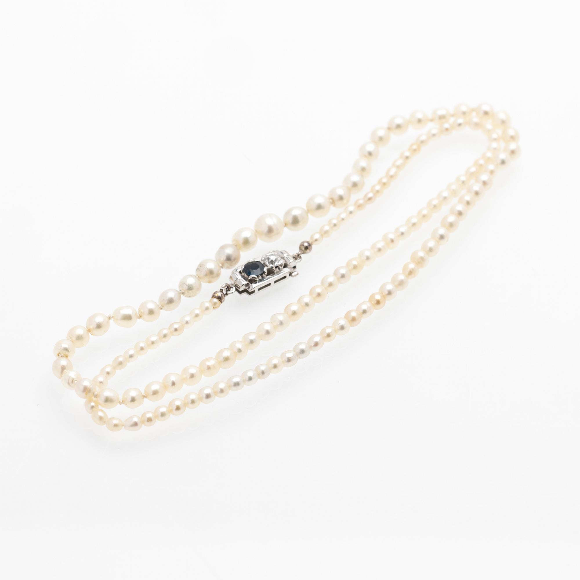W.A. Bolin, Collier med odlade pärlor, diamant och safir, Stockholm 1947.