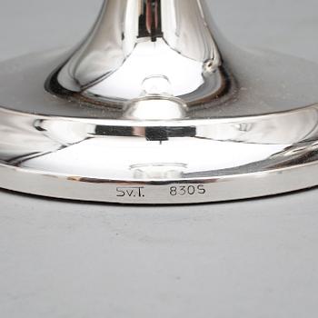 LJUSSTAKAR, ett par, Svend Toxvaerd, Danmark, 1900-talets andra hälft. Fylld fot.