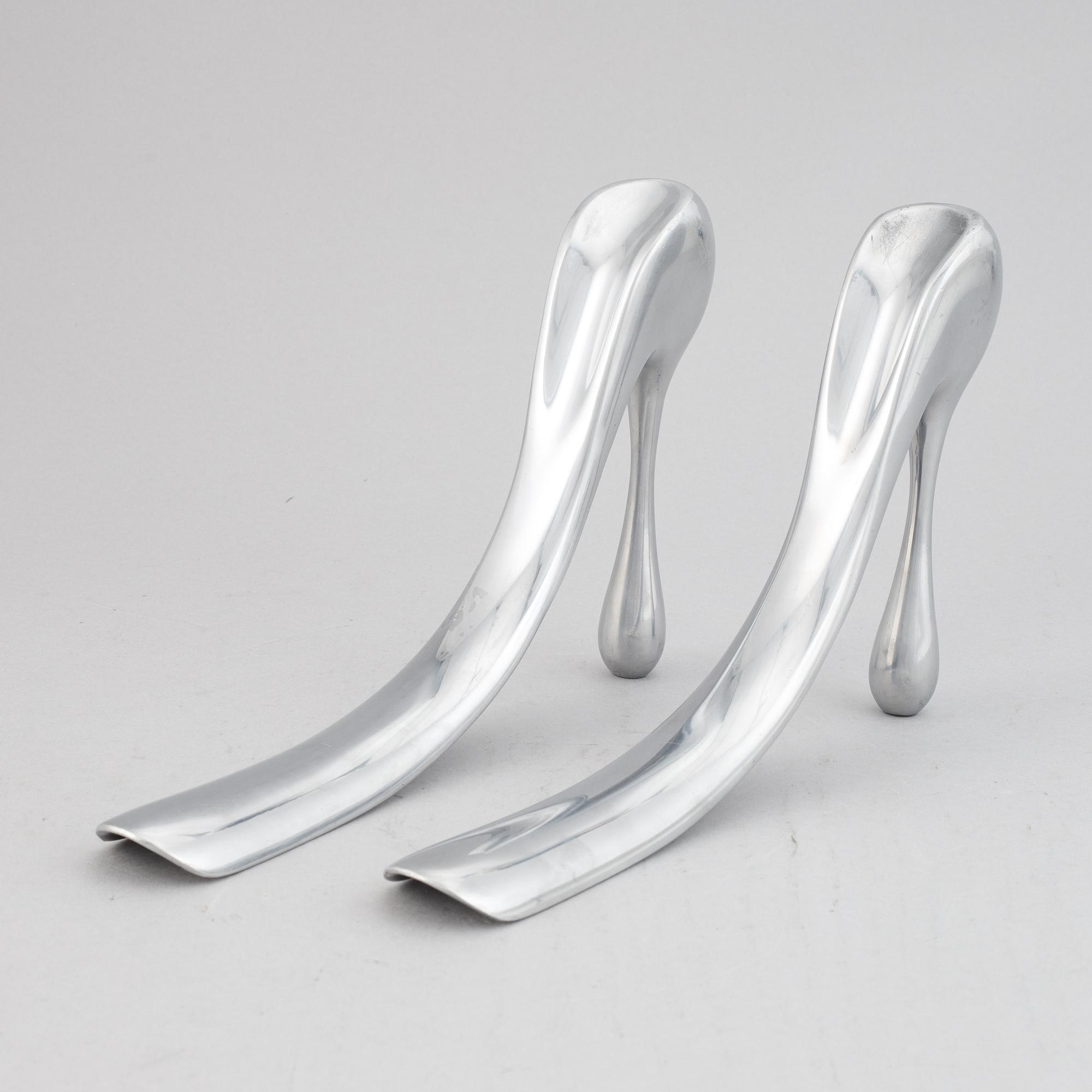 Manolo Blahnik, ett par, skohorn, metall, 2000-tal.