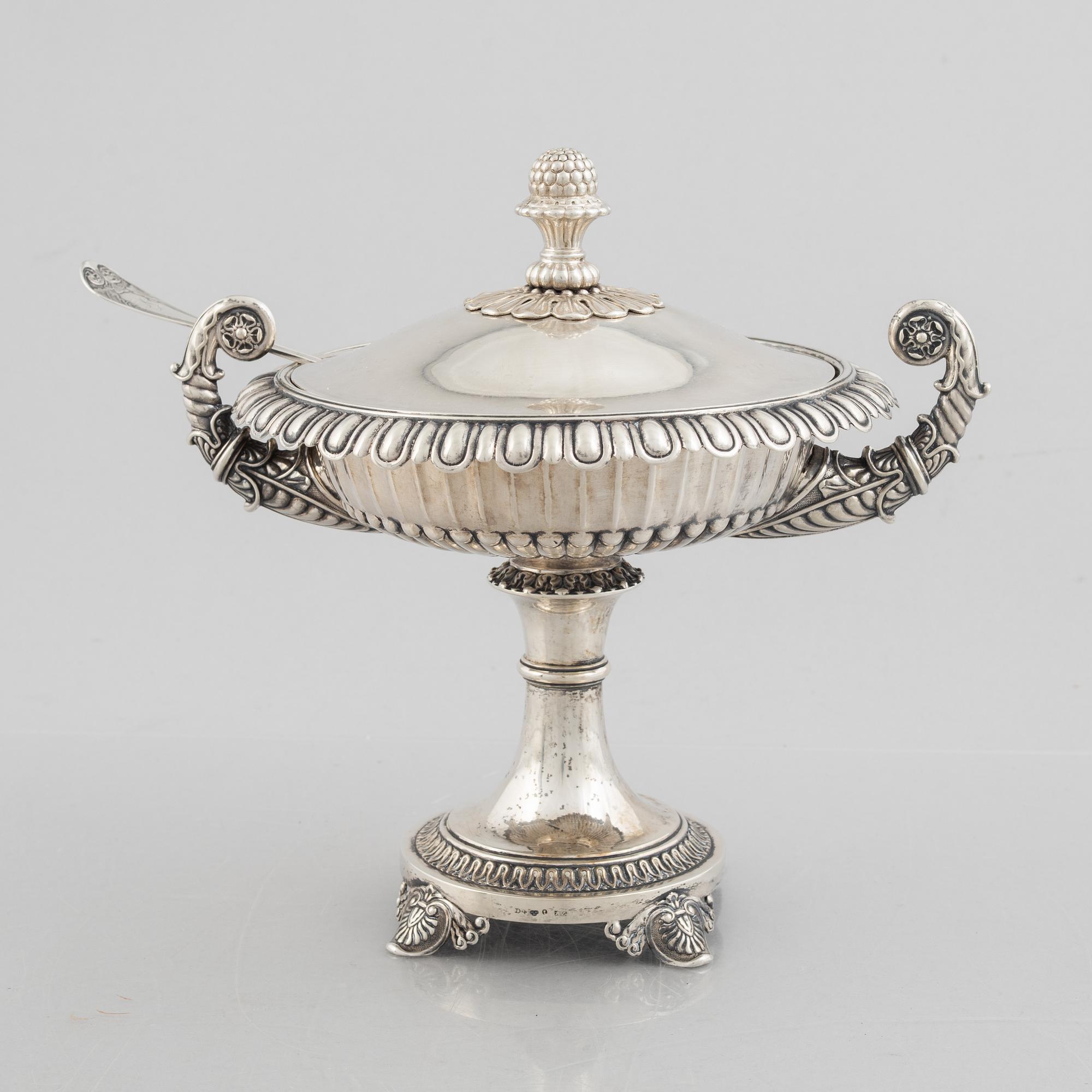 A Swedish silver sugarbowl, marks of Adolf Zethelius, Stockholm 1834.