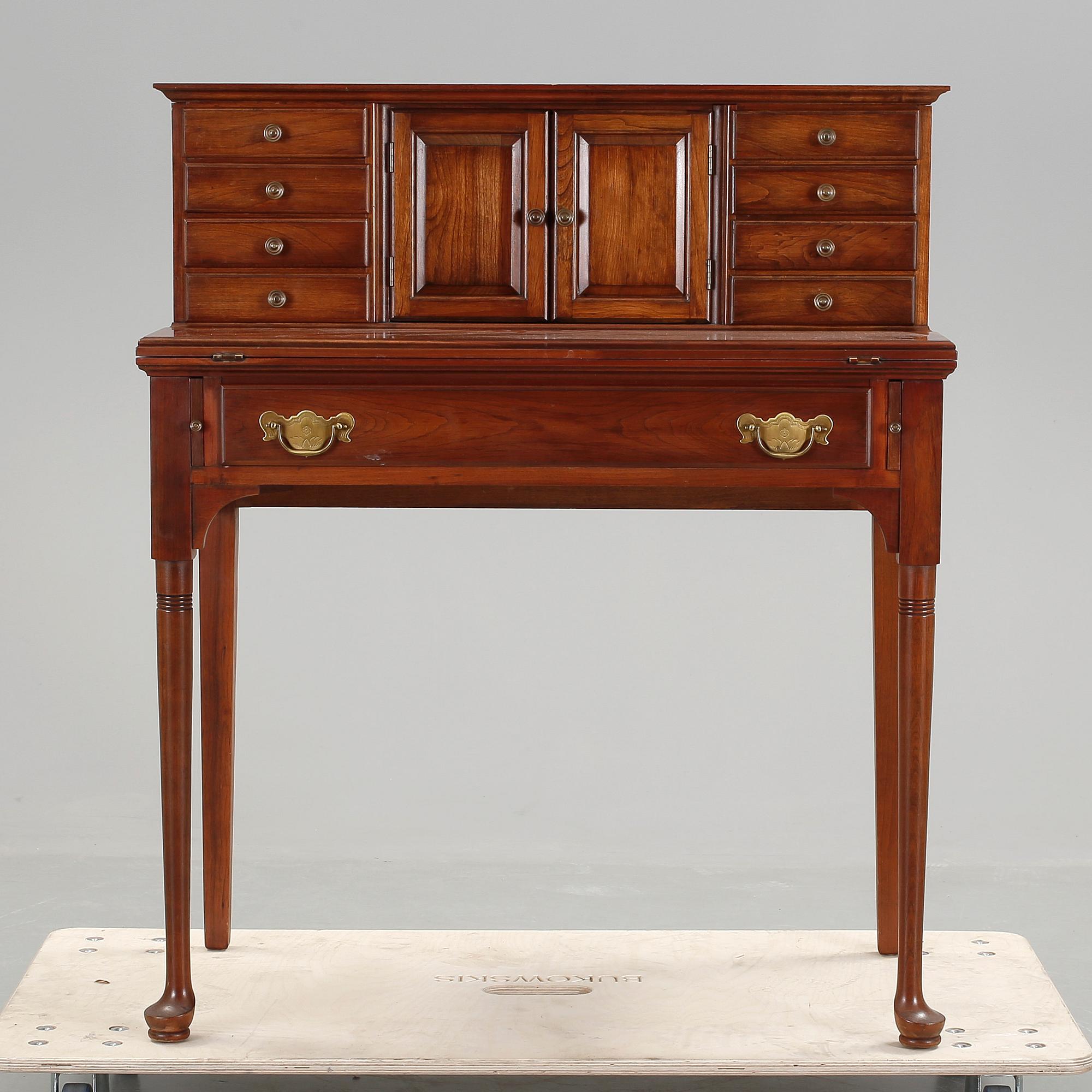 DAMSKRIVBORD, Pennsylvania house, 1900-talets andra hälft.