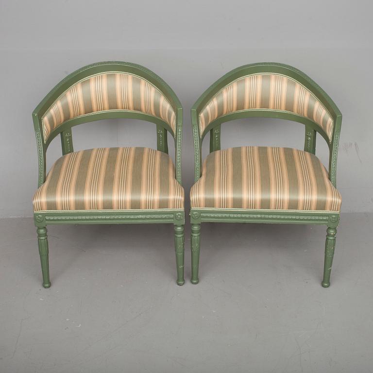 BALJFÅTÖLJER, ett par, sengustaviansk stil, 1900-talets början.