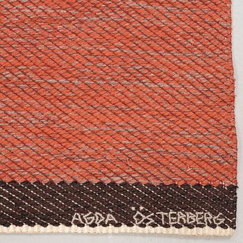 MATTA. Inslagsförstärkt kypert. 295,5 x 231 cm. Signerad AGDA ÖSTERBERG.