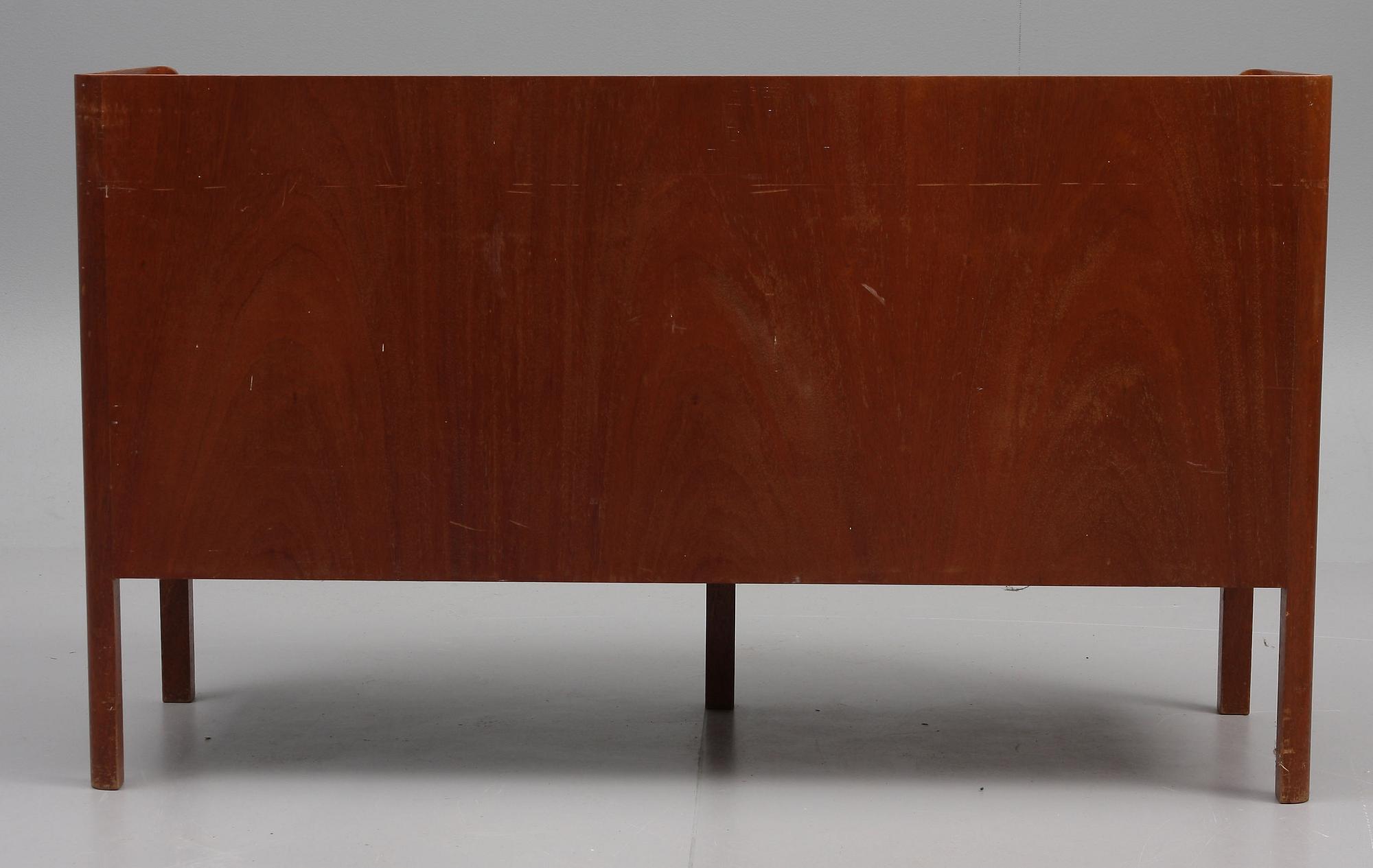 TOILETTBORD MED PALL, Josef Frank för Firma Svenskt Tenn Stockholm, 1940-tal.