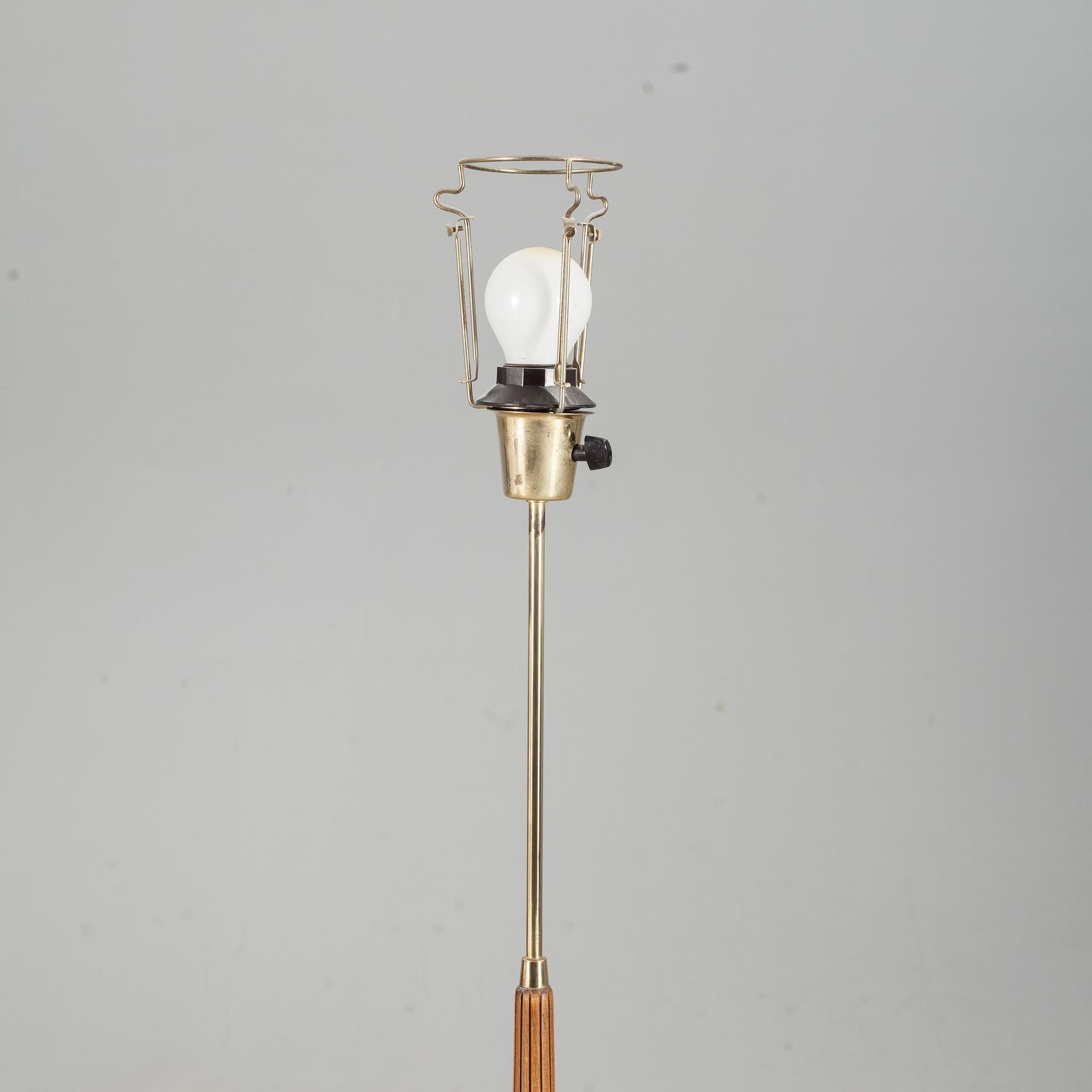 GOLVLAMPA, 1900-talets mitt.