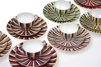 KAFFESERVISDELAR, 32 st, porslin, Saga Walli, 1900-tal.