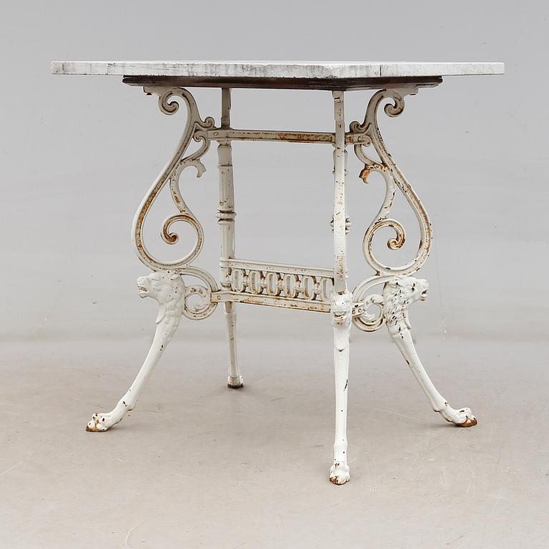 TRÄDGÅRDSBORD, empirestil, 1900-talets första hälft.