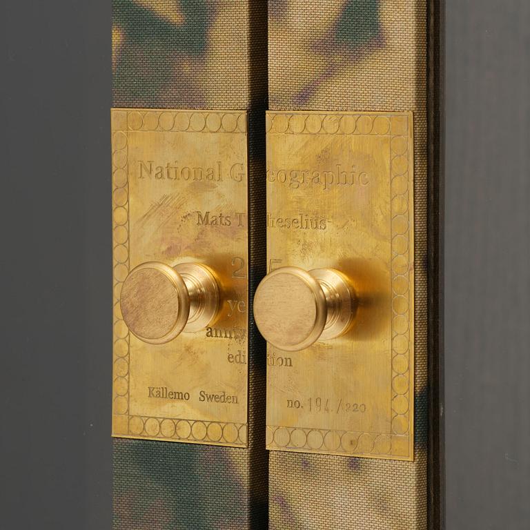 Mats Theselius, “National Geographic 25th Anniversary Edition” cabinet, ed. 194/220, Källemo, Värnamo, post 2016.