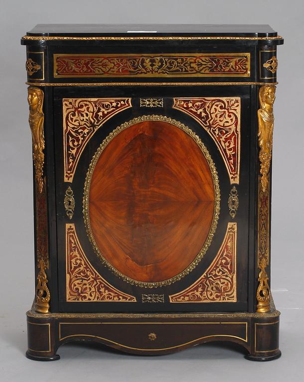 SKÅP, Louis XVI-stil, omkring 1900.