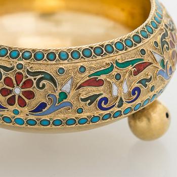Saltkar, cloisonné-emalj, förgyllt silver, Moskva 1896. Oidentifierad mästare.