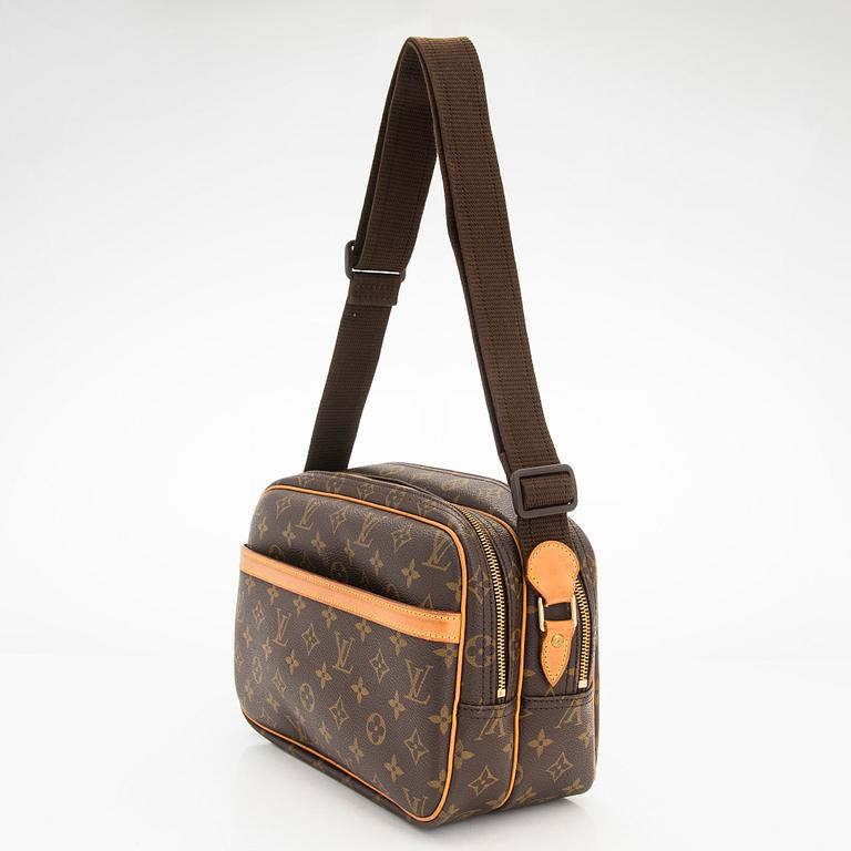 Louis Vuitton, a Monogram Canvas 'Reporter GM' shoulder bag.