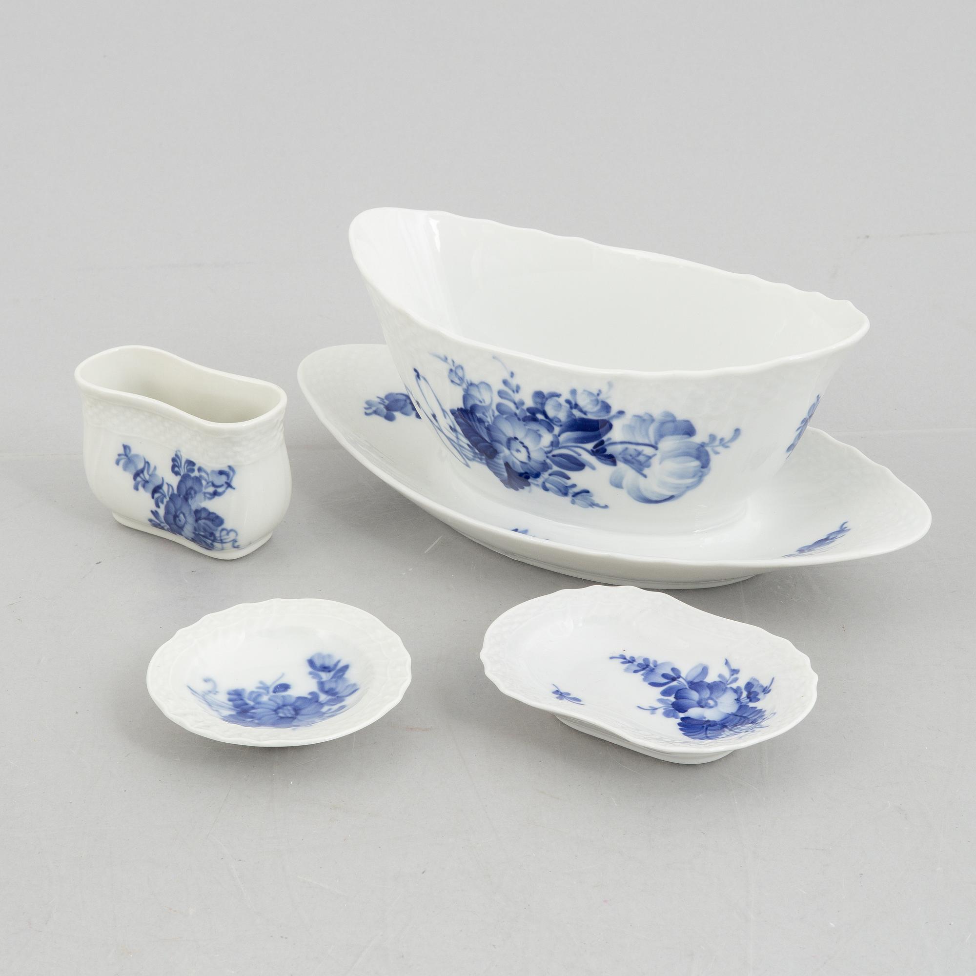 Royal Copenhagen, mat- och kaffeservis, porslin, 108 delar, "Blå blomst", Danmark.