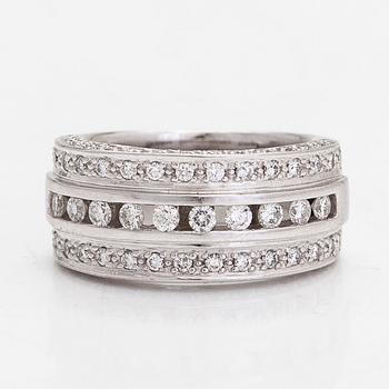 Ring, 14K vitguld, diamanter totalt ca 0.75 ct.
