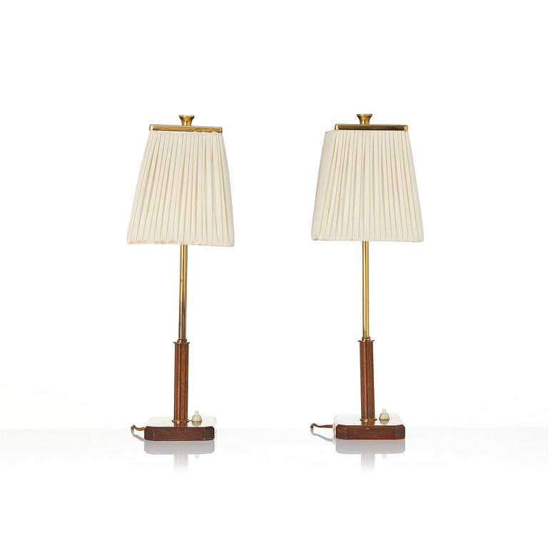Harald Notini, bordslampor, ett par, modell 15485, Arvid Böhlmarks Lampfabrik, Stockholm, 1940-50-tal.