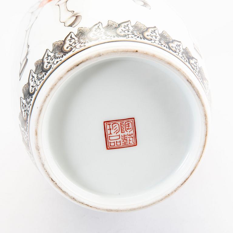 A Chinese porcelain vase  1960/70s.