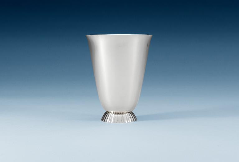 SIGVARD BERNADOTTE
Vas, Firma Georg Jensen, Köpenhamn 1945-77, sterling.