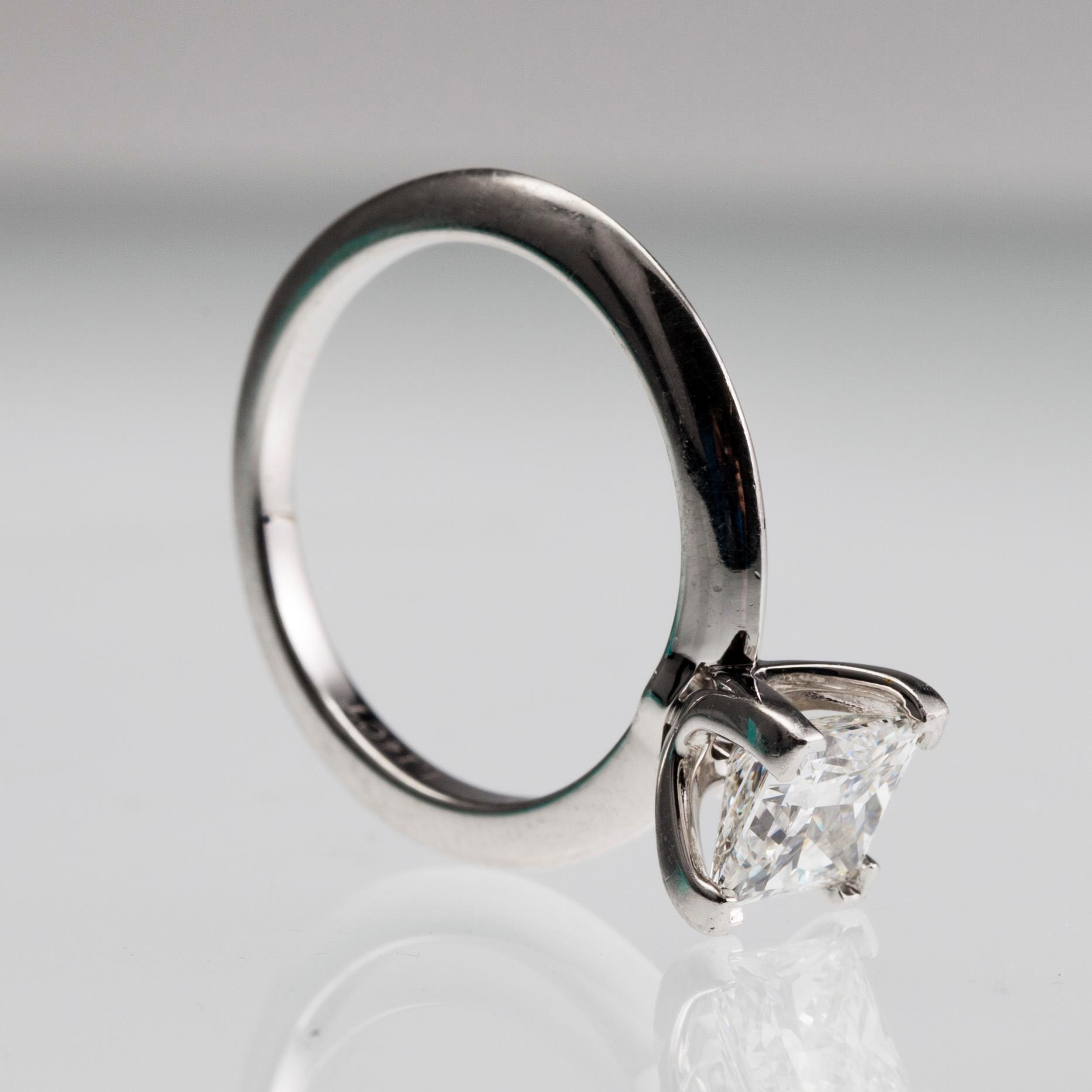 RING, prinsesslipad diamant 1.14 ct. G/vvs1, platina. Tiffany 2011. Storlek 15,5, vikt 4,4 g.