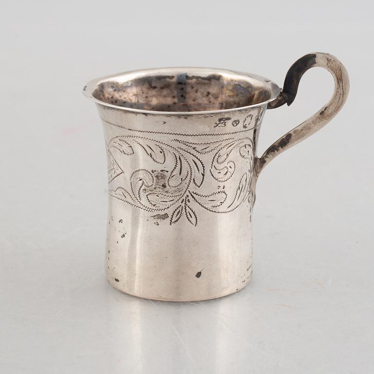 Five silver cups, 18th/19th Century.
