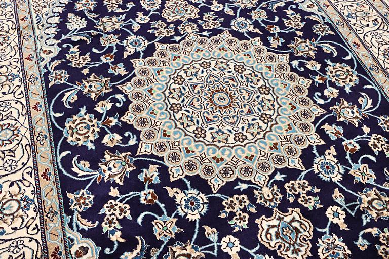 Matta, Nain, 9 LA, part silk, ca 297 x 194 cm.