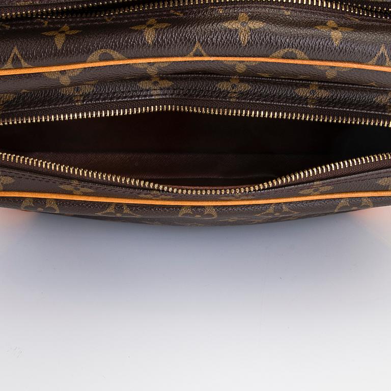Louis Vuitton, a Monogram Canvas 'Nil 28' shoulder bag.
