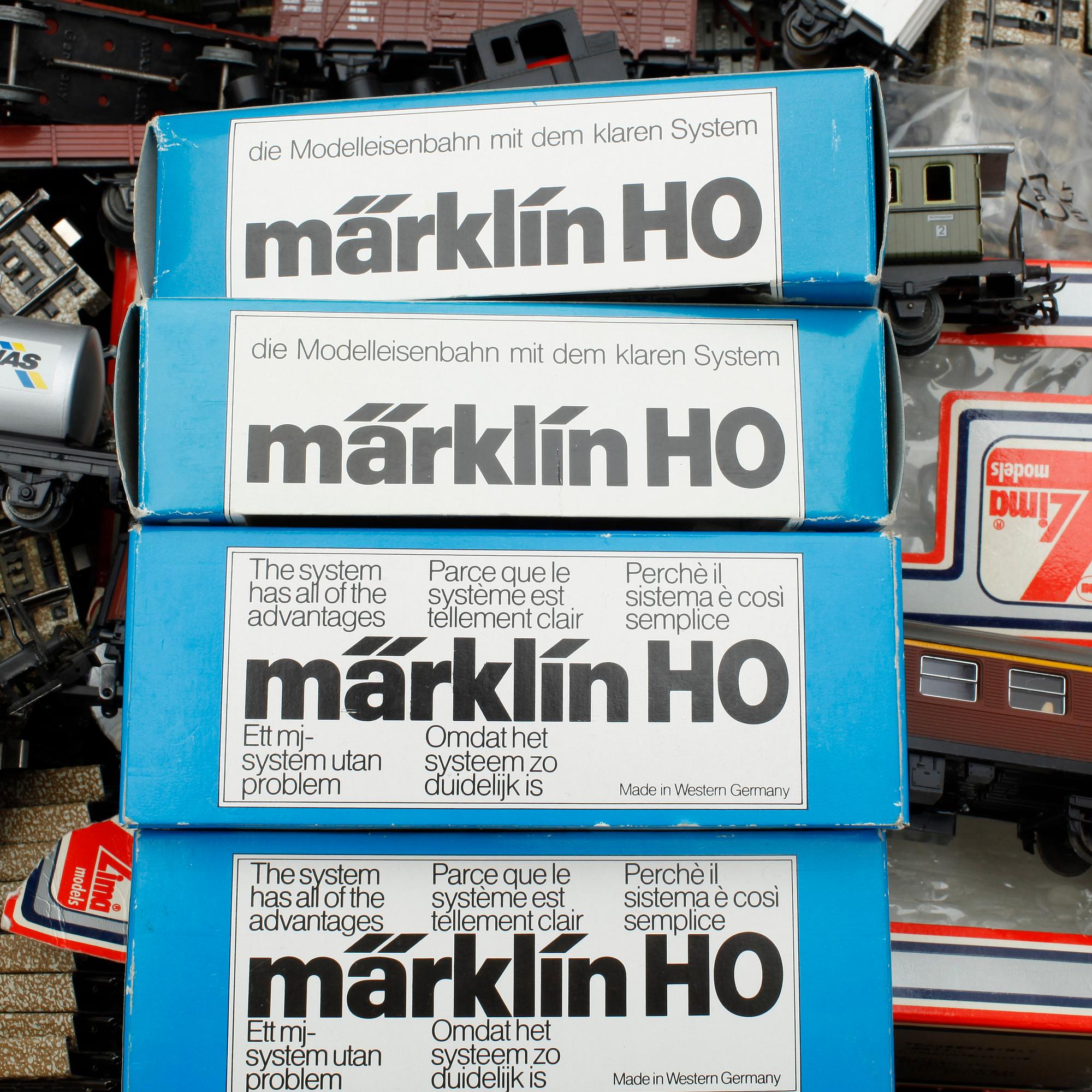 PARTI MÄRKLIN, lok, räls, transformator och vagnar.