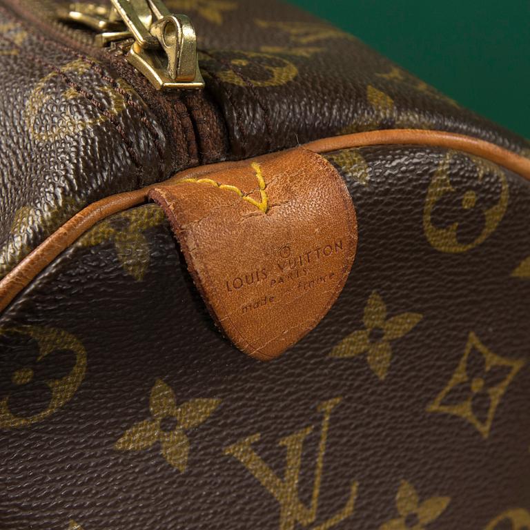 A monogram canvas weekendbag "Keepall 50" by Louis Vuitton.