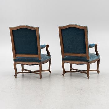 A pair of armchairs, around 1900.