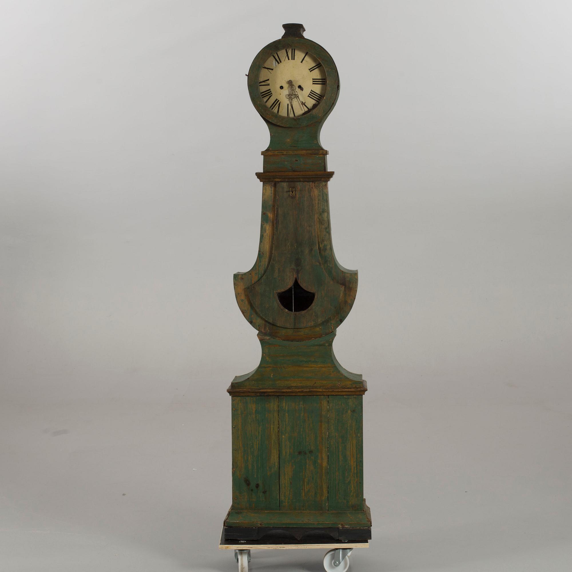 A LONGCASE CLOCK 19TH CENTURY.
