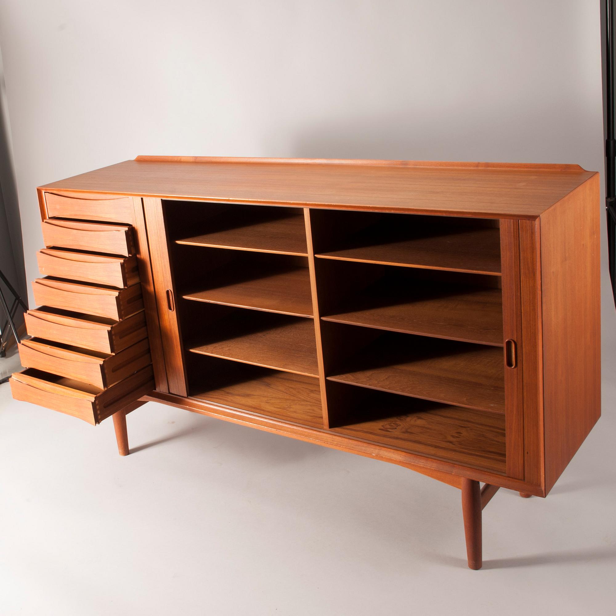 SIDEBOARD / CREDENZA, Arne Vodder för Sibast Furniture, Danmark, formgiven 1958.