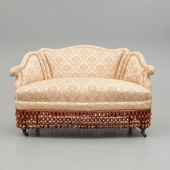 SOFFA, Tapetserarstil, omkring 1900.