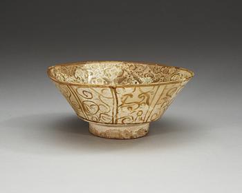 SKÅL, lergods. Lysterdekor. Diameter 22 cm. Persien tidigt 1200-tal, sannolikt Keshan.