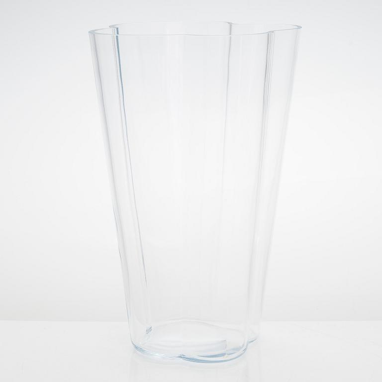 Alvar Aalto, vas, modell 3032, signerad Alvar Aalto Iittala 2007.