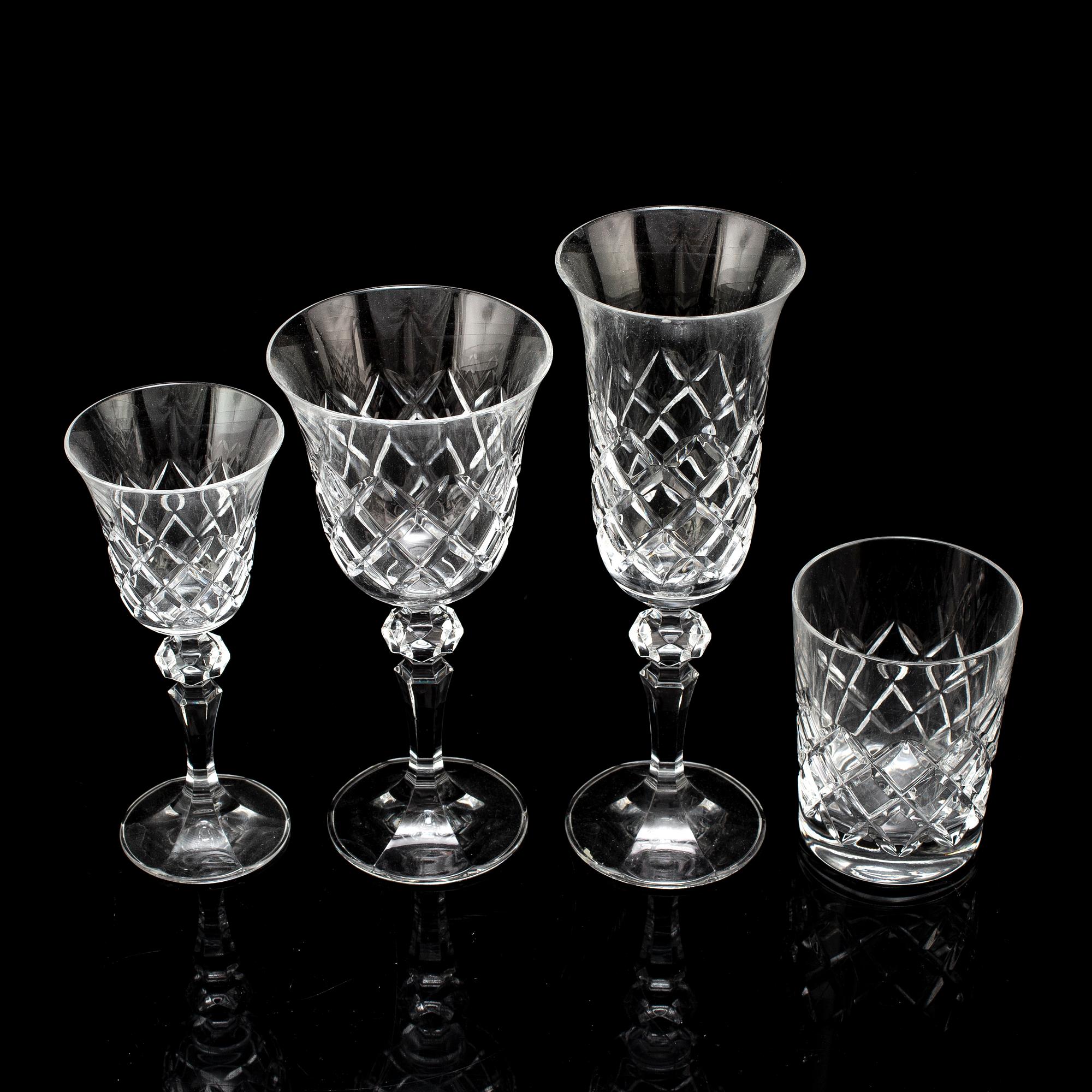 A 20th century glassware set, Böhmen (36 pieces).