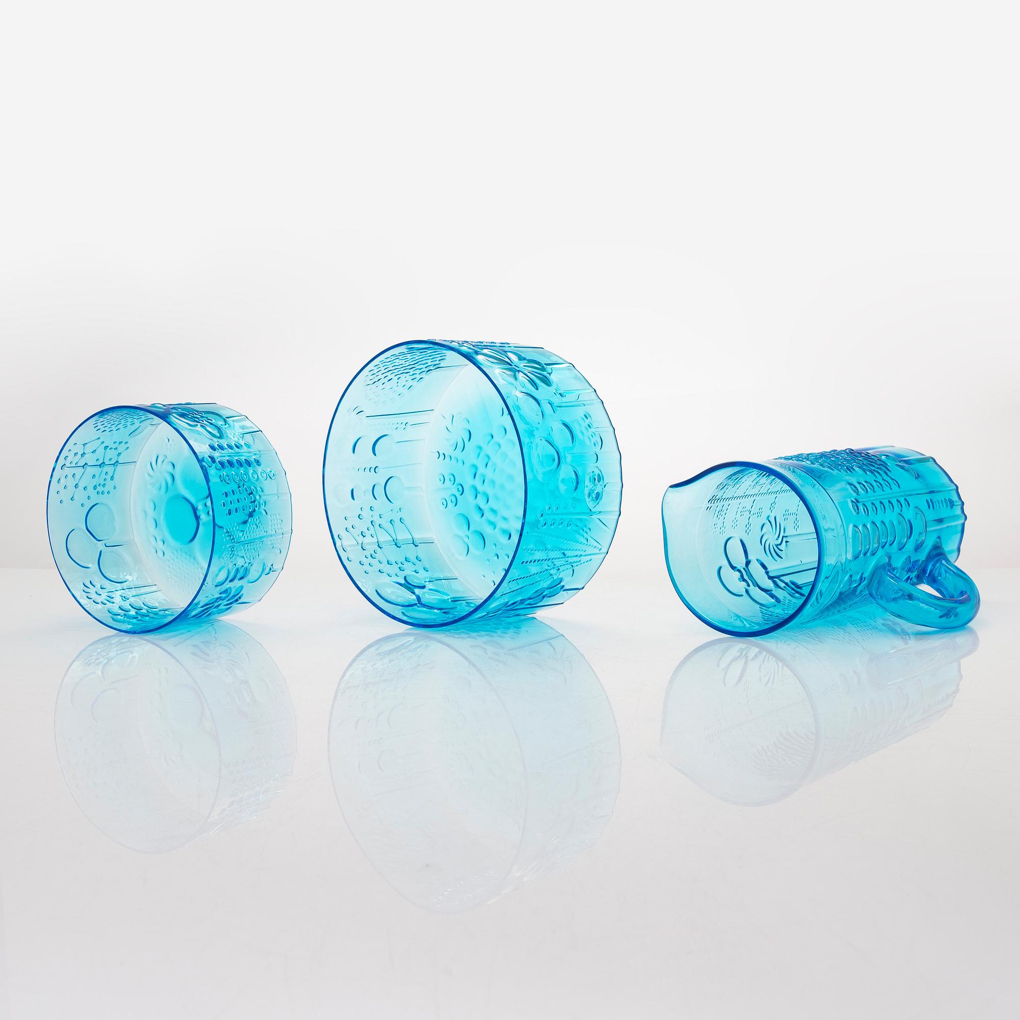 Oiva Toikka, an eight-piece 'Flora' glassware set, Nuutajärvi.