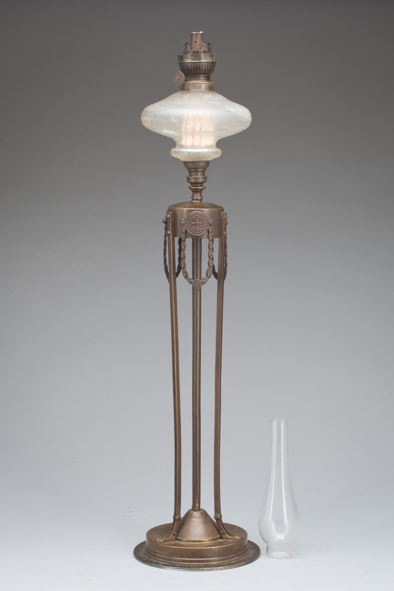 FOTOGENLAMPA, Art-nouveau. 1900-talets första hälft.