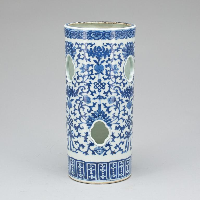 PERUKVAS, porslin, Kina, 1900-tal.