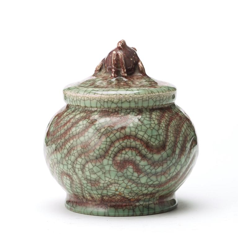 Gunnar Nylund, a glazed stoneware jar and cover, Bing & Grøndahl, Denmark 1920's.