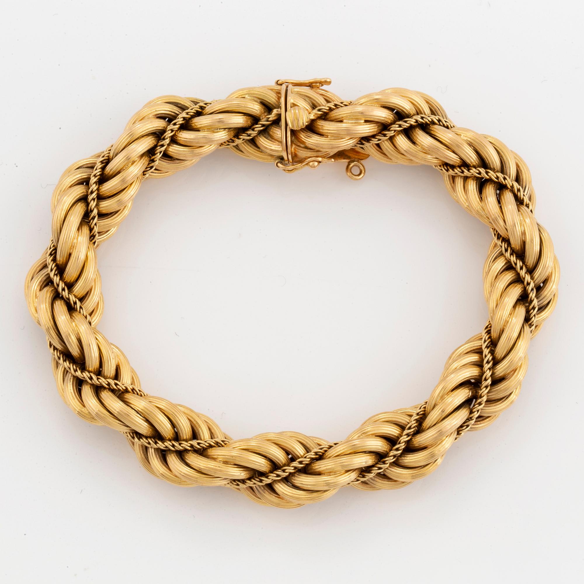 18K gold bracelet.