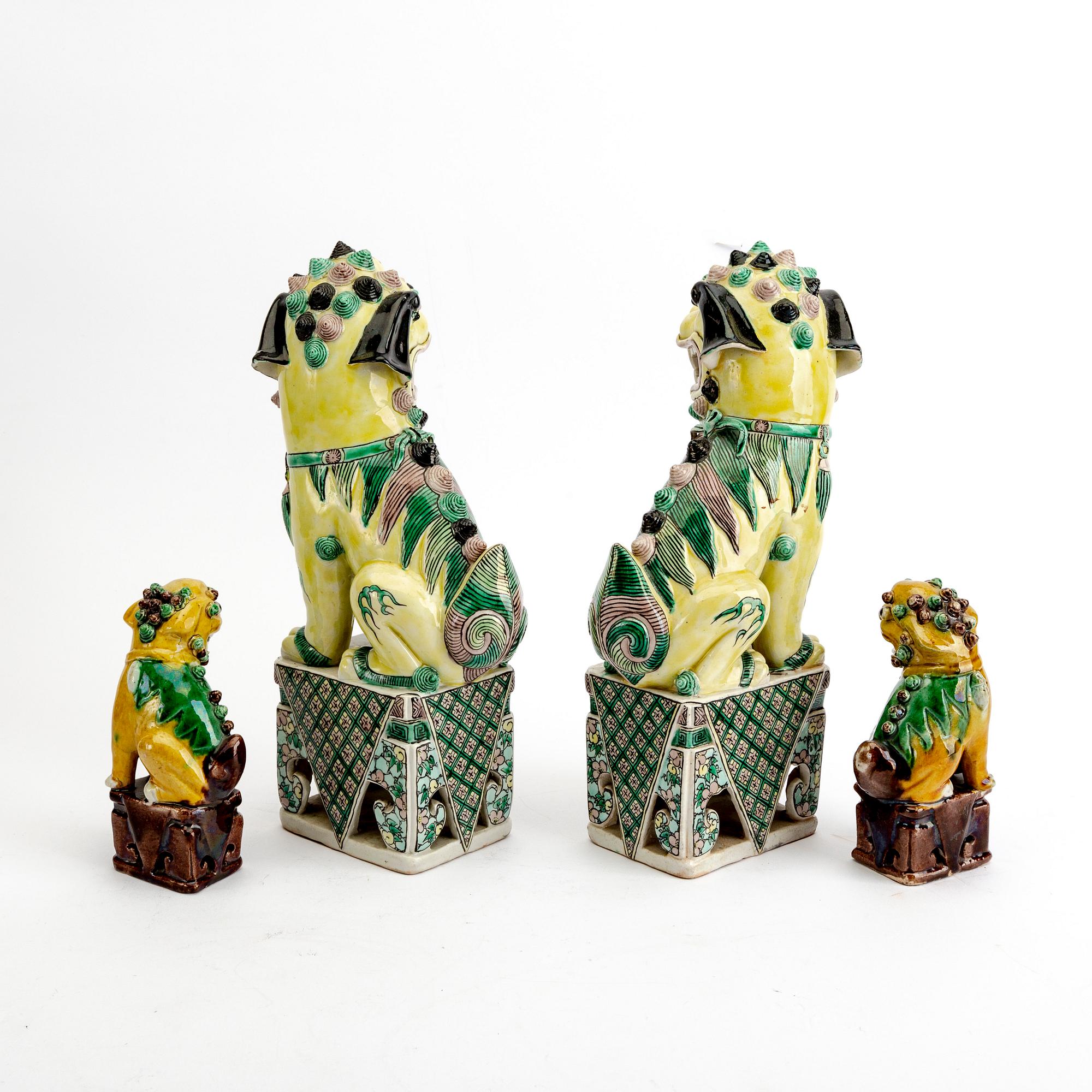 Figuriner, två par, porslin. Kina, 1900-tal.