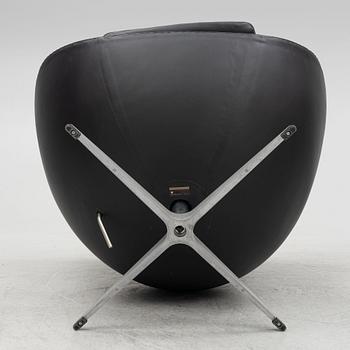 Arne Jacobsen, armchair with footstool, "The Egg", Fritz Hansen, Denmark, 2016.