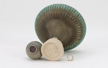 VASER 2 st, keramik, Berndt Friberg samt Wilhelm Kåge Gustavsberg.