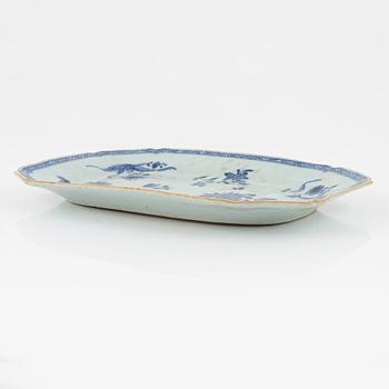 Stekfat, porslin. Qingdynastin, 1700-tal.