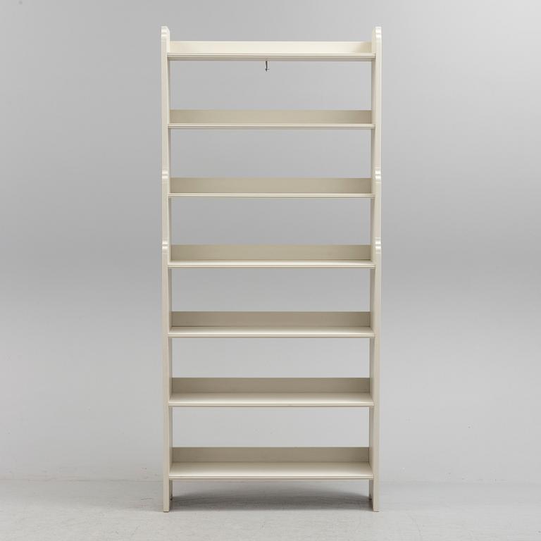 A 'Ekolsund' shelf by IKEA.