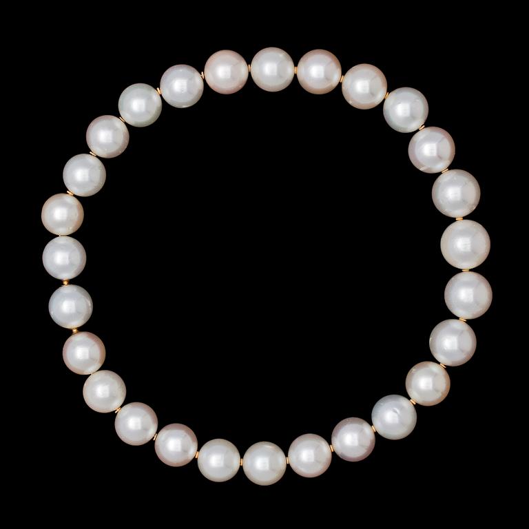 A cultured South sea pearl necklace, 17-15 mm.