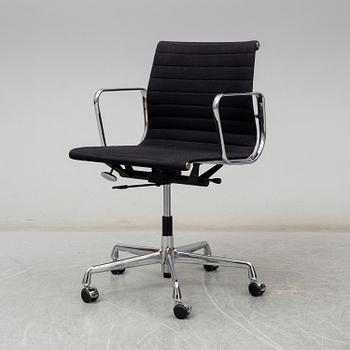 CHARLES & RAY EAMES, a 'EA 117' desk chair, Vitra.