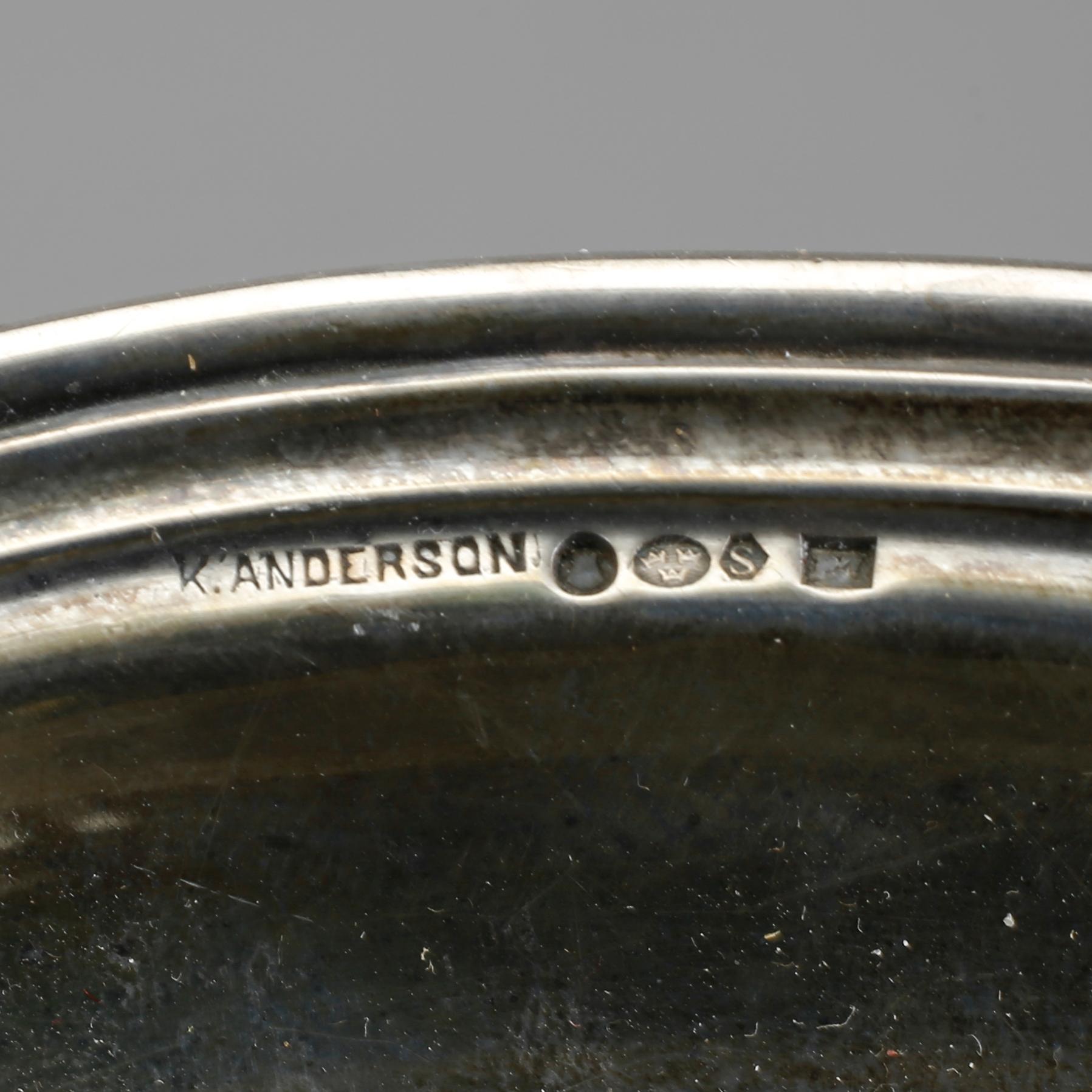 BRICKA, silver, svensk importstämpel, K. Anderson, Stockholm 1917. Vikt ca 1070 gram.