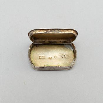 ASKAR, 5 stycken samt TÄNDSTICKSASKFODRAL, silver, bl a Åbo 1912.