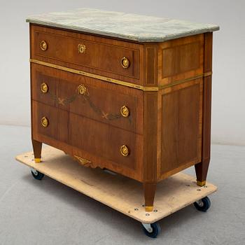 CHEST OF DRAWERS, gustavian style, first half of the 20th century.