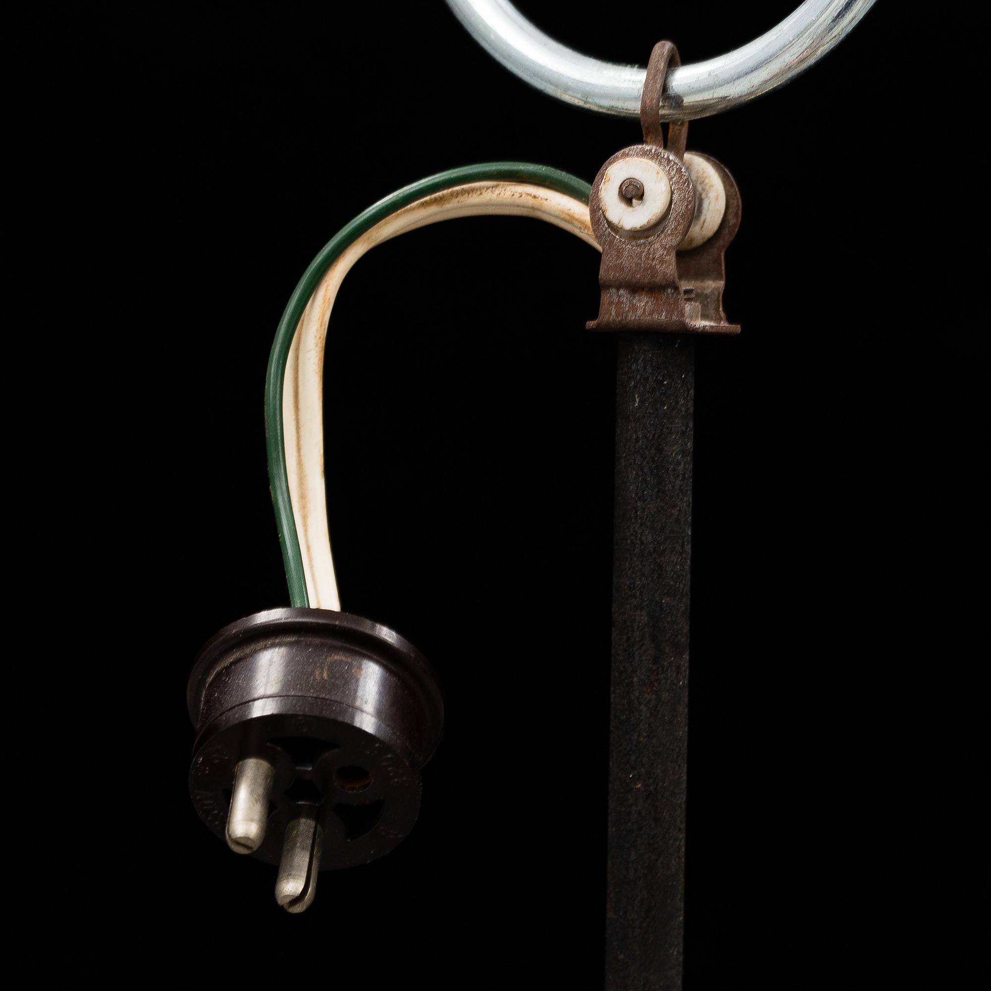 A 1950s ceiling light.